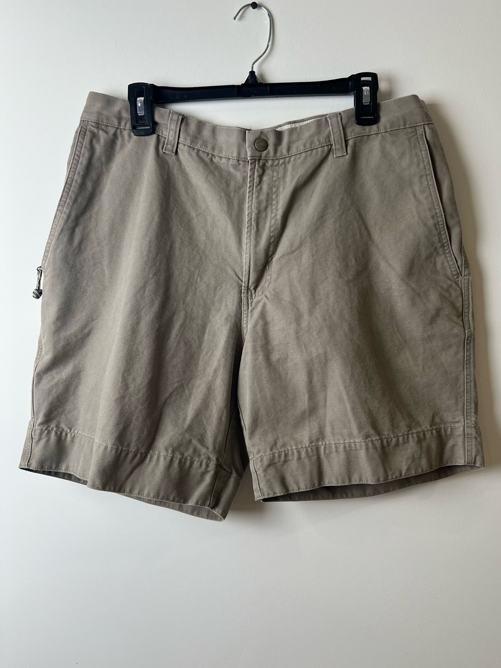 Men’s Columbia 6 pocket Khaki Brown shorts size 36